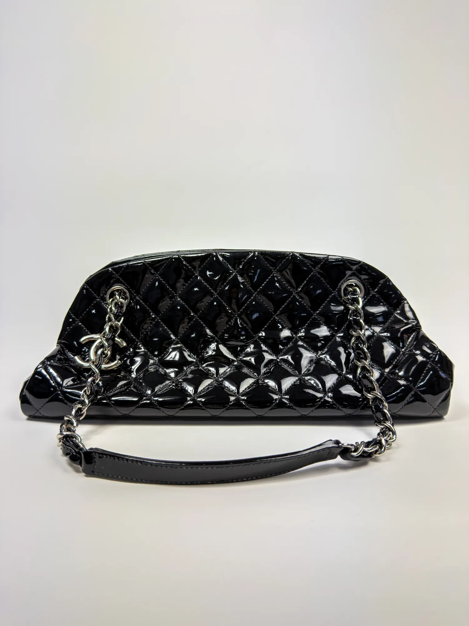 샤넬 마드모아젤 볼링백 페이던트