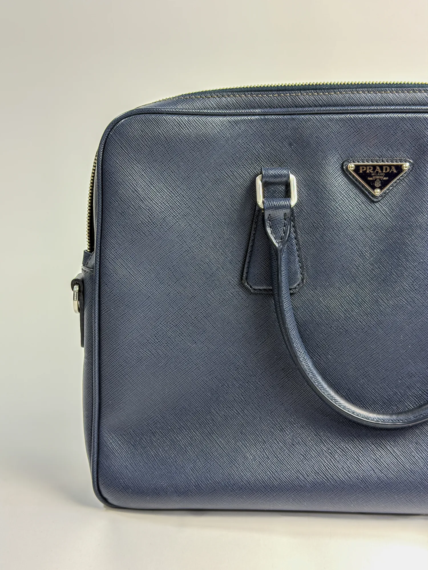 프라다 사피아노 브리프케이스 네이비