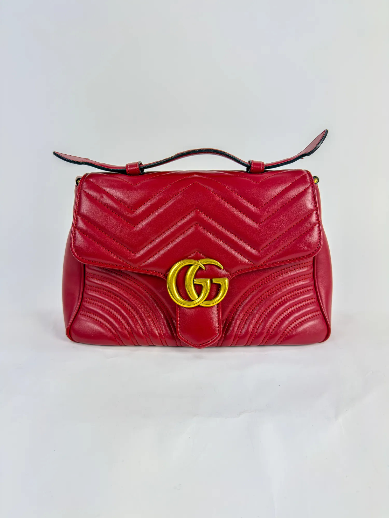 구찌 마몬트 마틀라쎄 탑핸들 레드